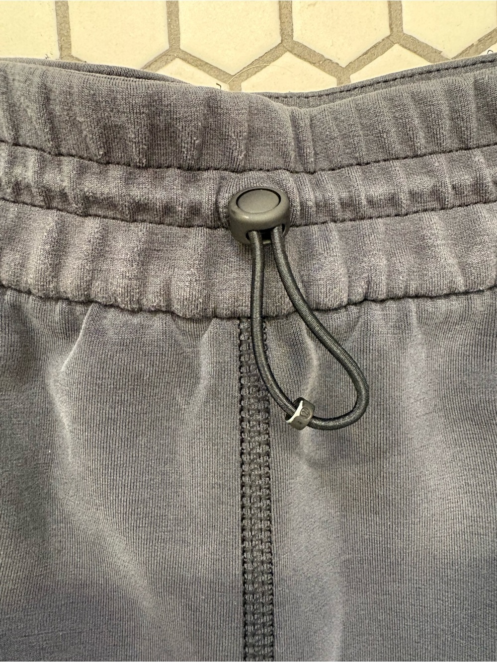 Lululemon Softstreme High-Rise Shorts 4” – Black – Size 10 - Picture 11 of 14